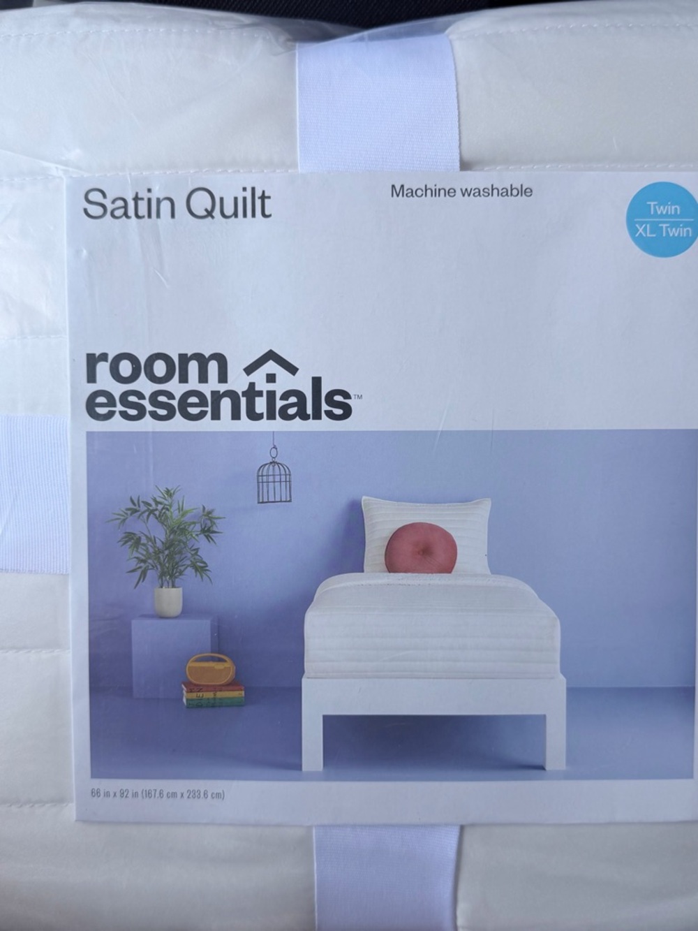 Room Essentials Satin Quilt - White